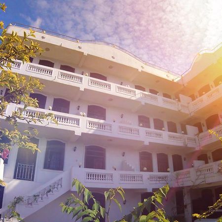 شقة Dew Grand Regency Bataduwa المظهر الخارجي الصورة